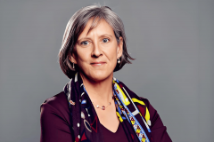 <b>极抢夺用户和开辟者社区</b>